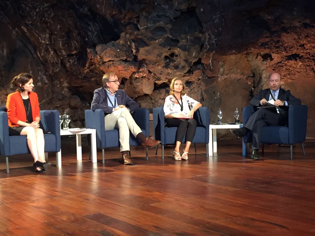 Sustainability and Tourism Competitiveness: NECSTouR moderates the debate in Lanzarote